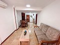 Gezellig appartement met 4 slaapkamers, lift en balkon in Elda in Spanish Fincas