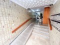 Gezellig appartement met 4 slaapkamers, lift en balkon in Elda in Spanish Fincas