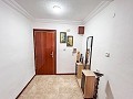 Gezellig appartement met 4 slaapkamers, lift en balkon in Elda in Spanish Fincas