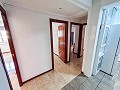 Gezellig appartement met 4 slaapkamers, lift en balkon in Elda in Spanish Fincas