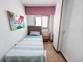 Gezellig appartement met 4 slaapkamers, lift en balkon in Elda in Spanish Fincas