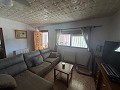 Prachtige villa met 4 slaapkamers en 1 badkamer in Villena. in Spanish Fincas