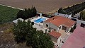 Prachtige villa met 4 slaapkamers en 1 badkamer in Villena. in Spanish Fincas