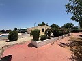 Prachtige villa met 4 slaapkamers en 1 badkamer in Villena. in Spanish Fincas