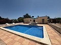 Prachtige villa met 4 slaapkamers en 1 badkamer in Villena. in Spanish Fincas