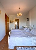 Prachtige villa met 5 slaapkamers en 4 badkamers in Encebras(Pinoso) met prachtig uitzicht! in Spanish Fincas