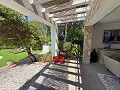 Exklusive Villa mit 4 Schlafzimmern und 3 Bädern in Loma Bada Petrer. in Spanish Fincas