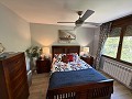 Exklusive Villa mit 4 Schlafzimmern und 3 Bädern in Loma Bada Petrer. in Spanish Fincas