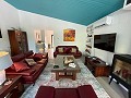 Exklusive Villa mit 4 Schlafzimmern und 3 Bädern in Loma Bada Petrer. in Spanish Fincas