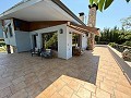 Exklusive Villa mit 4 Schlafzimmern und 3 Bädern in Loma Bada Petrer. in Spanish Fincas