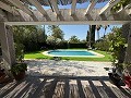 Exklusive Villa mit 4 Schlafzimmern und 3 Bädern in Loma Bada Petrer. in Spanish Fincas