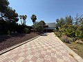 Exklusive Villa mit 4 Schlafzimmern und 3 Bädern in Loma Bada Petrer. in Spanish Fincas