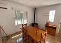 Villa mit 3 Schlafzimmern und 2 Bädern sowie Gästehaus mit 3 Schlafzimmern und 1 Bad in Salinas. in Spanish Fincas