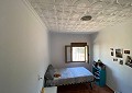 Villa mit 3 Schlafzimmern und 2 Bädern sowie Gästehaus mit 3 Schlafzimmern und 1 Bad in Salinas. in Spanish Fincas