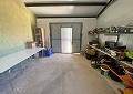 Villa mit 3 Schlafzimmern und 2 Bädern sowie Gästehaus mit 3 Schlafzimmern und 1 Bad in Salinas. in Spanish Fincas