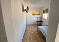 Villa mit 3 Schlafzimmern und 2 Bädern sowie Gästehaus mit 3 Schlafzimmern und 1 Bad in Salinas. in Spanish Fincas