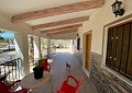 Villa mit 3 Schlafzimmern und 2 Bädern sowie Gästehaus mit 3 Schlafzimmern und 1 Bad in Salinas. in Spanish Fincas