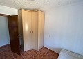 Villa mit 3 Schlafzimmern und 2 Bädern sowie Gästehaus mit 3 Schlafzimmern und 1 Bad in Salinas. in Spanish Fincas