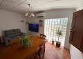 Villa mit 3 Schlafzimmern und 2 Bädern sowie Gästehaus mit 3 Schlafzimmern und 1 Bad in Salinas. in Spanish Fincas