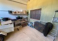 Villa mit 3 Schlafzimmern und 2 Bädern sowie Gästehaus mit 3 Schlafzimmern und 1 Bad in Salinas. in Spanish Fincas