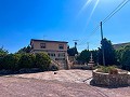 Großes Landhaus mit Pool und Nebengebäude in Sax in Spanish Fincas