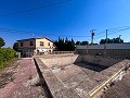 Großes Landhaus mit Pool und Nebengebäude in Sax in Spanish Fincas