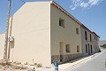 Preciosa casa de campo reformada de 4 dormitorios y 3 baños en Barbarroja. in Spanish Fincas
