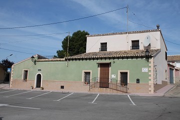 Beautiful 2 bed 2 Bath Village House in Raspay.