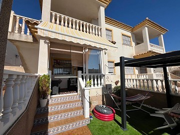 Delightful 2 Bedroom Ground Floor Apartment