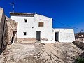 OPPORTUNITÉ UNIQUE : Maison de village + Grotte traditionnelle à rénover in Spanish Fincas
