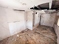 OPPORTUNITÉ UNIQUE : Maison de village + Grotte traditionnelle à rénover in Spanish Fincas