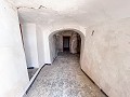 OPPORTUNITÉ UNIQUE : Maison de village + Grotte traditionnelle à rénover in Spanish Fincas