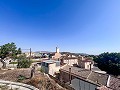 OPPORTUNITÉ UNIQUE : Maison de village + Grotte traditionnelle à rénover in Spanish Fincas