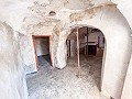 OPPORTUNITÉ UNIQUE : Maison de village + Grotte traditionnelle à rénover in Spanish Fincas