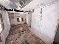 OPPORTUNITÉ UNIQUE : Maison de village + Grotte traditionnelle à rénover in Spanish Fincas