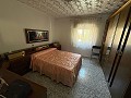 Superbe maison de ville de 4 chambres et 3 salles de bain avec vue sur le château à Petrer in Spanish Fincas