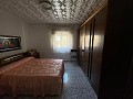 Superbe maison de ville de 4 chambres et 3 salles de bain avec vue sur le château à Petrer in Spanish Fincas