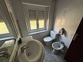 Superbe maison de ville de 4 chambres et 3 salles de bain avec vue sur le château à Petrer in Spanish Fincas