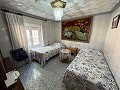 Superbe maison de ville de 4 chambres et 3 salles de bain avec vue sur le château à Petrer in Spanish Fincas