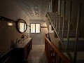 Superbe maison de ville de 4 chambres et 3 salles de bain avec vue sur le château à Petrer in Spanish Fincas