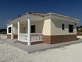 Prachtig gerenoveerde villa met 3 slaapkamers, 2 badkamers en zwembad in Fortuna. in Spanish Fincas