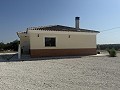 Prachtig gerenoveerde villa met 3 slaapkamers, 2 badkamers en zwembad in Fortuna. in Spanish Fincas