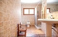 Charmante maison de campagne de 13 chambres et 3 salles de bains à Encebras. in Spanish Fincas
