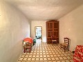 Charmante maison de campagne de 13 chambres et 3 salles de bains à Encebras. in Spanish Fincas