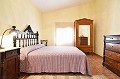 Charmante maison de campagne de 13 chambres et 3 salles de bains à Encebras. in Spanish Fincas