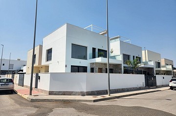 Exceptional modern villa for sale in Daya Vieja.
