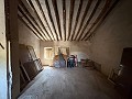 Spacious house with garage and plot: a house with great potential in Spanish Fincas