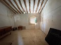 Spacious house with garage and plot: a house with great potential in Spanish Fincas