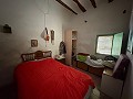 Spacious house with garage and plot: a house with great potential in Spanish Fincas