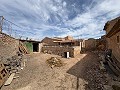 Spacious house with garage and plot: a house with great potential in Spanish Fincas
